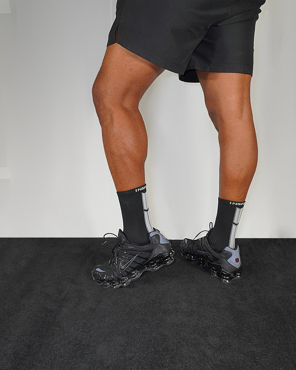 BLACK FULL GRIP TRAINING SOCKS - NO SLIP PERFORMANCE