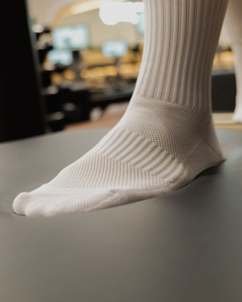WHITE FULL GRIP TRAINING SOCKS - NO SLIP PERFORMANCE