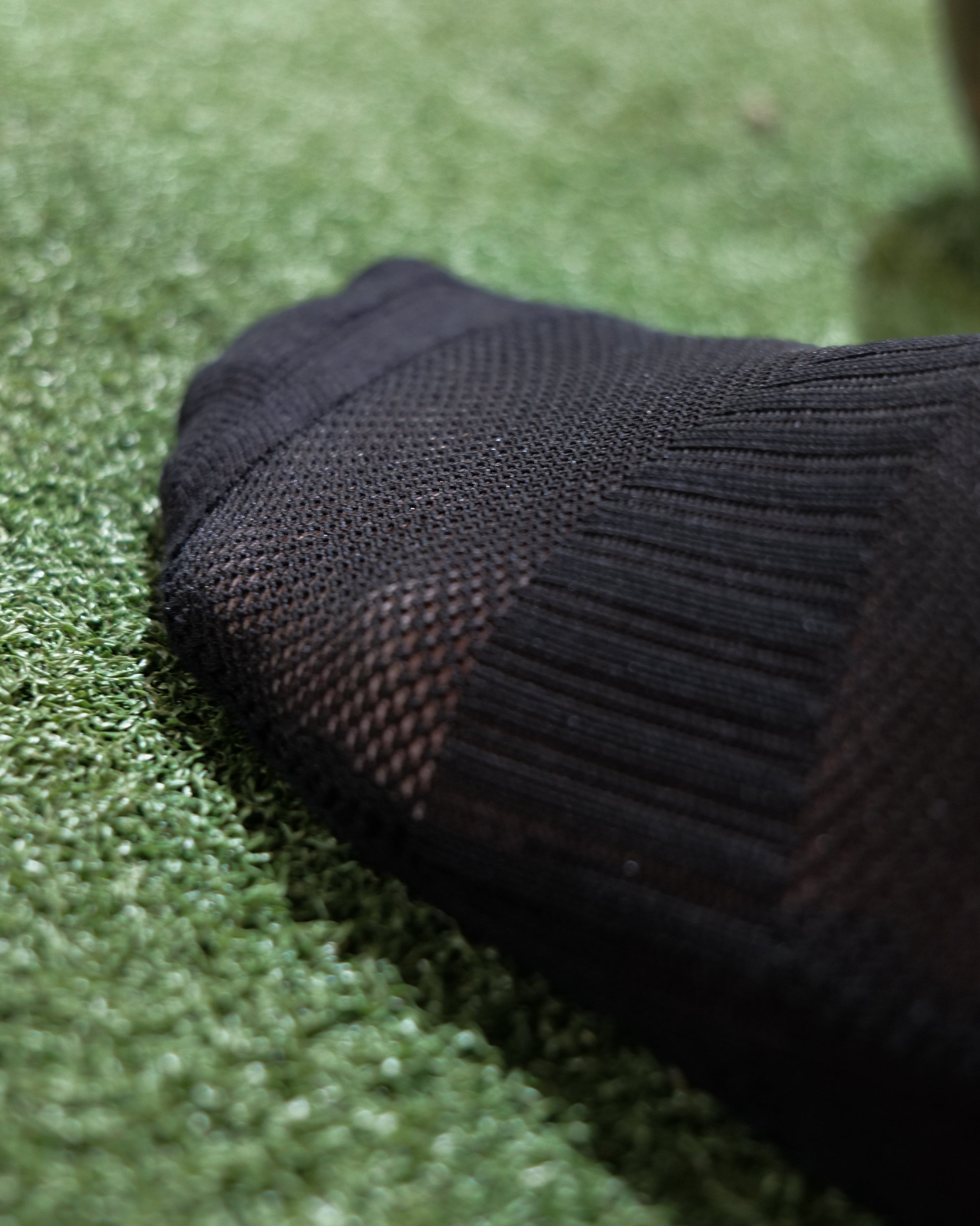BLACK FULL GRIP TRAINING SOCKS - NO SLIP PERFORMANCE